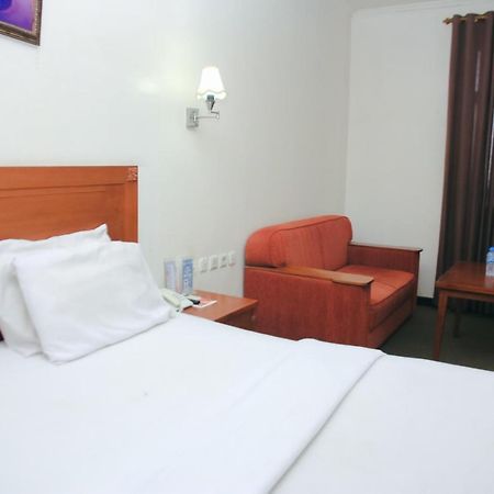 Hotel Bumi Asih Padangsidimpuan Batubelubang Buitenkant foto