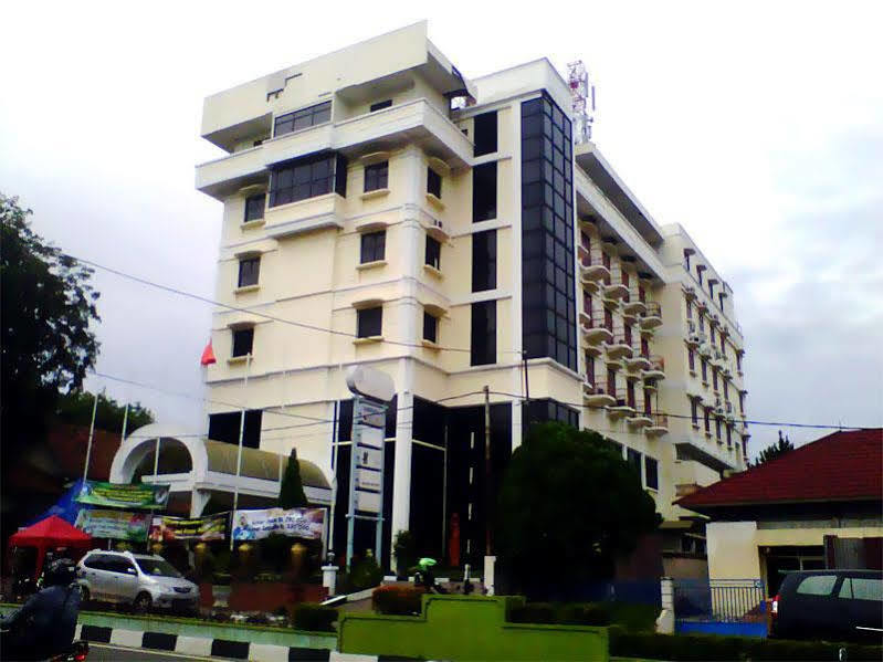 Hotel Bumi Asih Padangsidimpuan Batubelubang Buitenkant foto