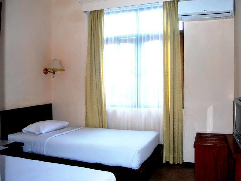 Hotel Bumi Asih Padangsidimpuan Batubelubang Buitenkant foto